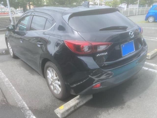 Car thumbnail 3