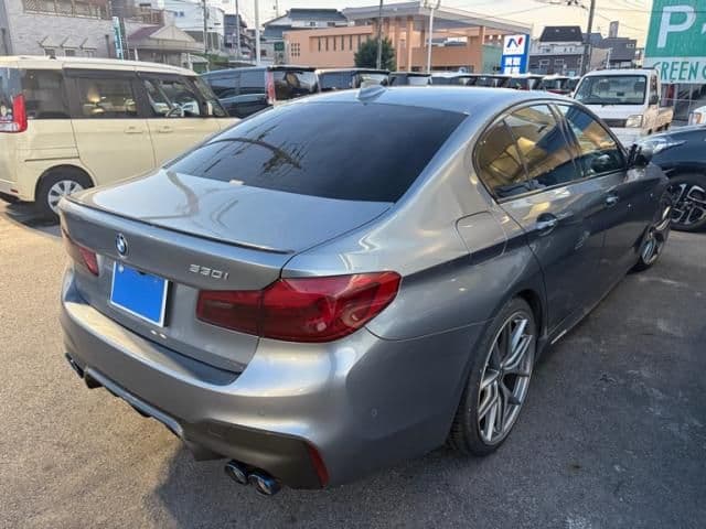 Car thumbnail 3