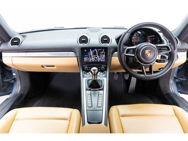 PORSCHE