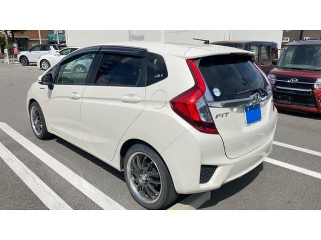 Car thumbnail 4