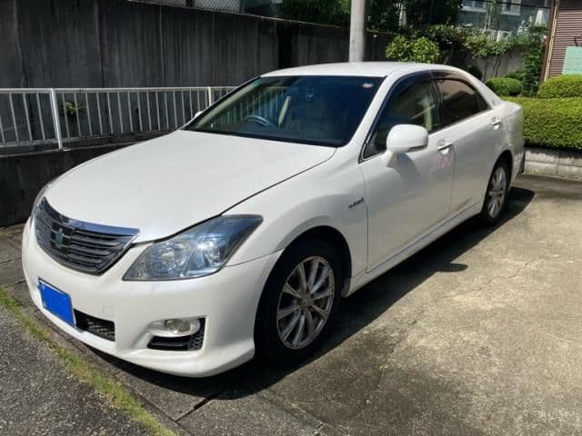 TOYOTA CROWN sedan hybrid