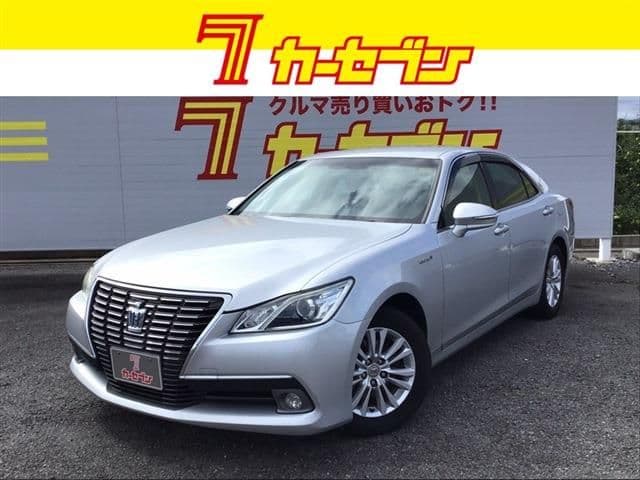 TOYOTA CROWN sedan hybrid