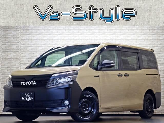 TOYOTA VOXY HYBRID 4WD