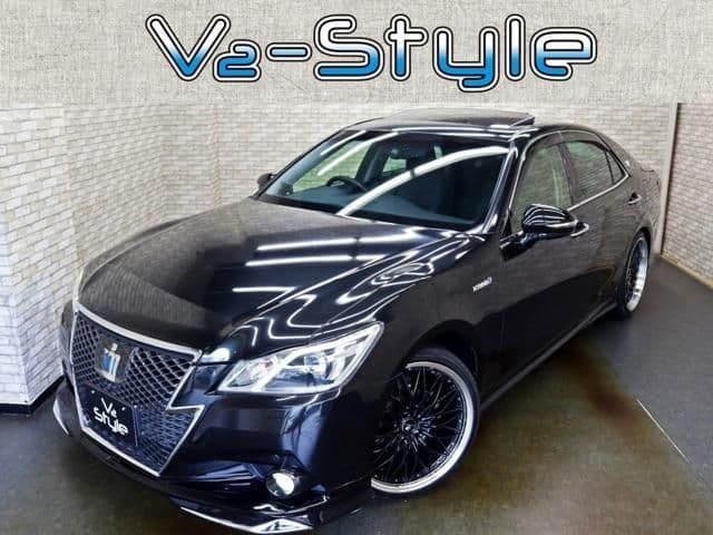 TOYOTA CROWN sedan