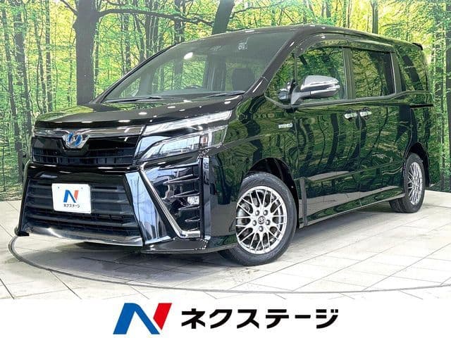 TOYOTA VOXY HYBRID