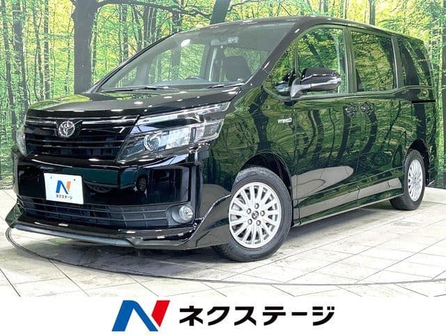 TOYOTA VOXY HYBRID