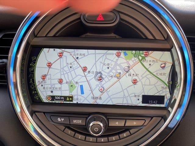 Car thumbnail 3