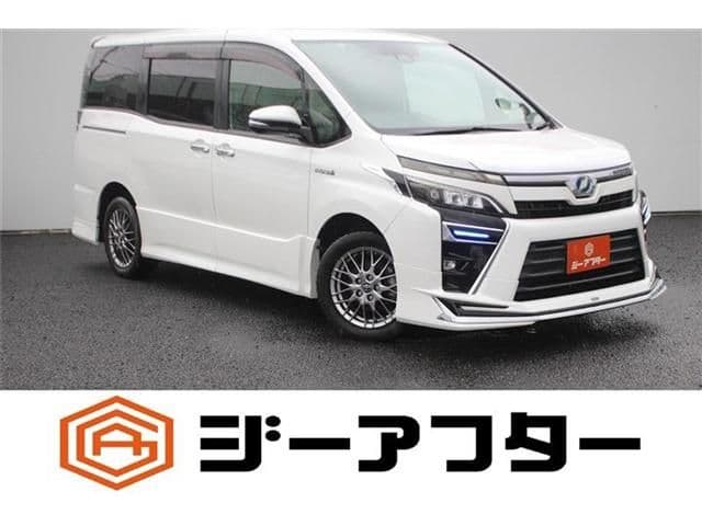TOYOTA VOXY HYBRID
