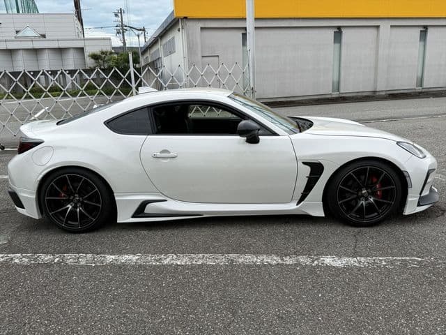 Car thumbnail 4