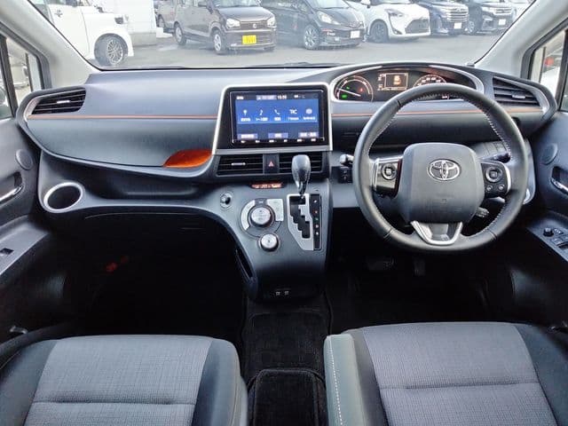 Car thumbnail 3