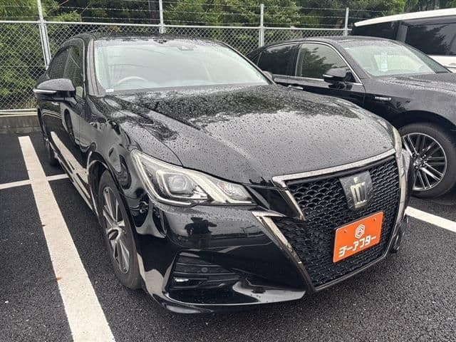 TOYOTA CROWN sedan