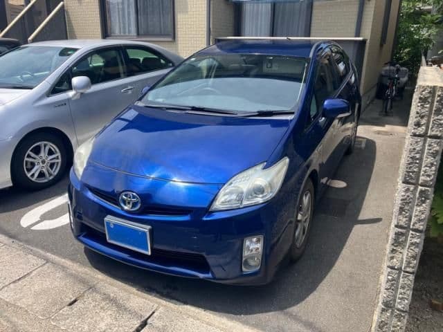 TOYOTA PRIUS