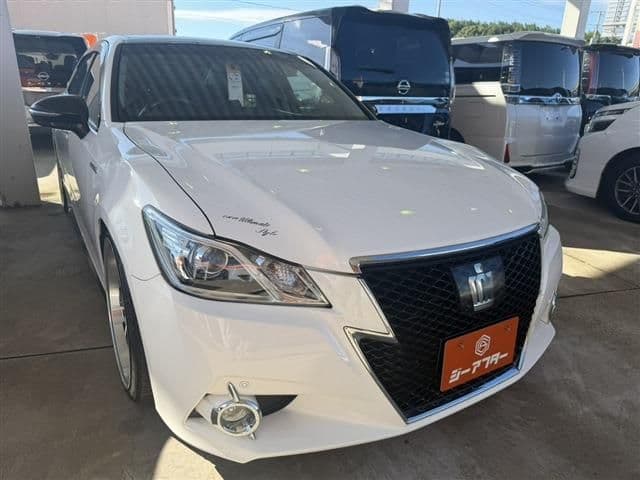 TOYOTA CROWN sedan hybrid