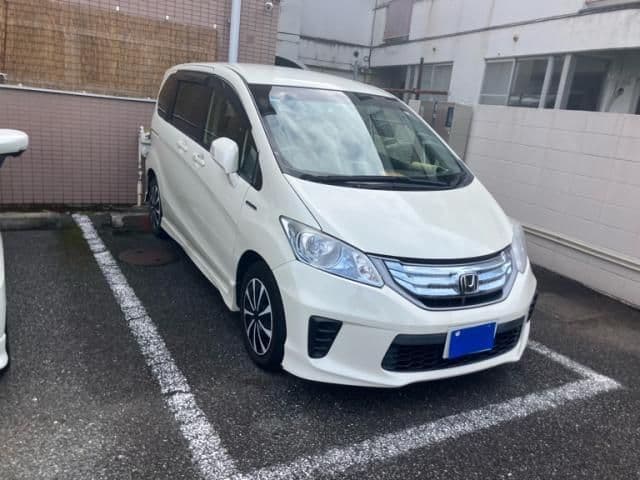 HONDA FREED HYBRID