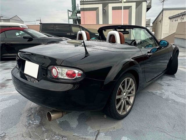 Car thumbnail 4