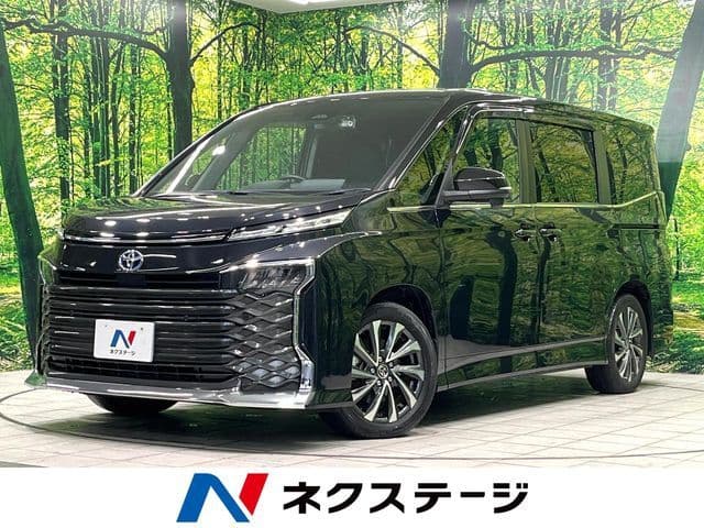 TOYOTA VOXY HYBRID