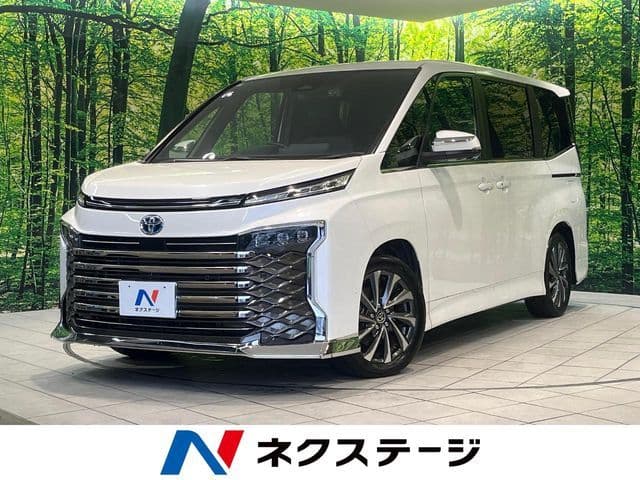 TOYOTA VOXY HYBRID