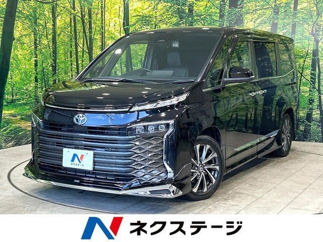 TOYOTA VOXY HYBRID