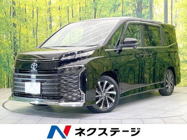 TOYOTA VOXY HYBRID