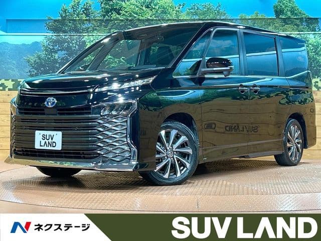 TOYOTA VOXY HYBRID