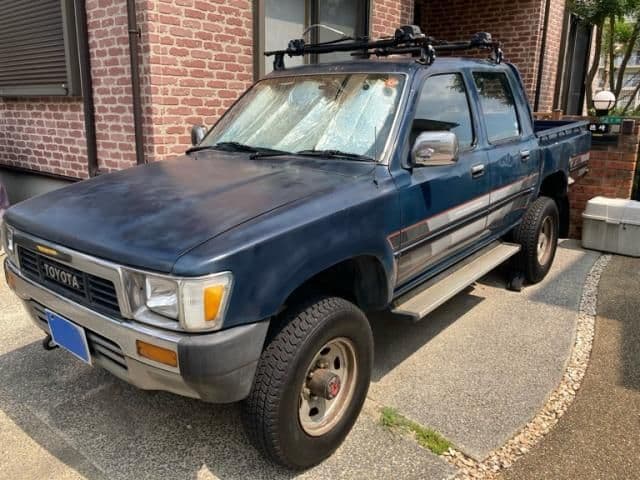 TOYOTA HILUX 4WD