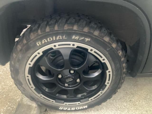 Car thumbnail 4