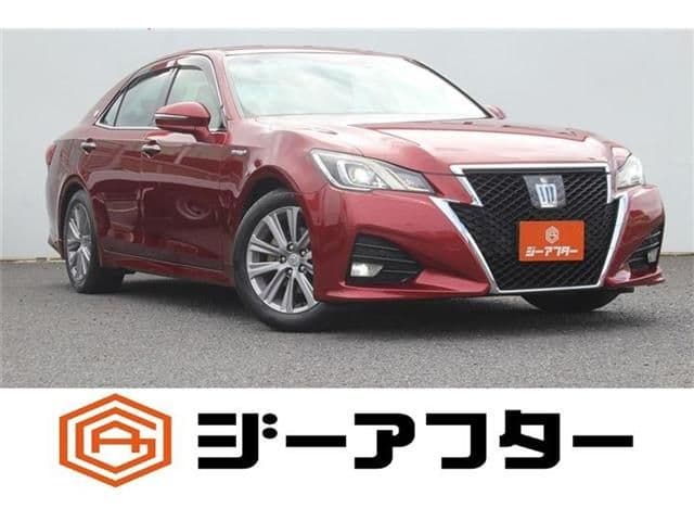 TOYOTA CROWN sedan hybrid