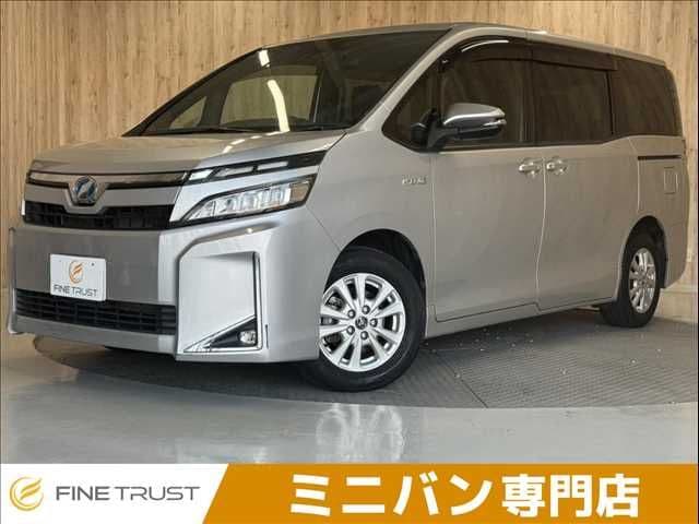 TOYOTA VOXY HYBRID