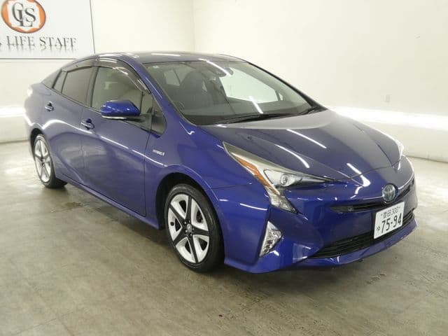 TOYOTA PRIUS 4WD