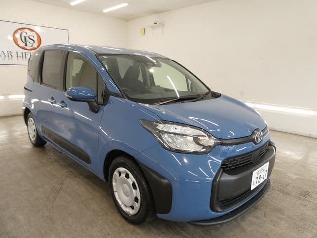 TOYOTA SIENTA HYBRID