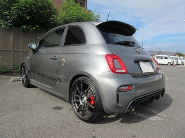 Car thumbnail 3
