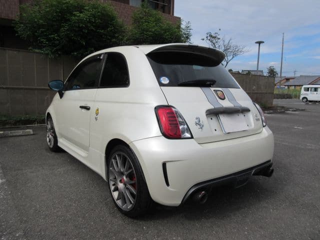 Car thumbnail 3