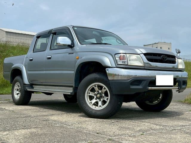 TOYOTA HILUX 4WD