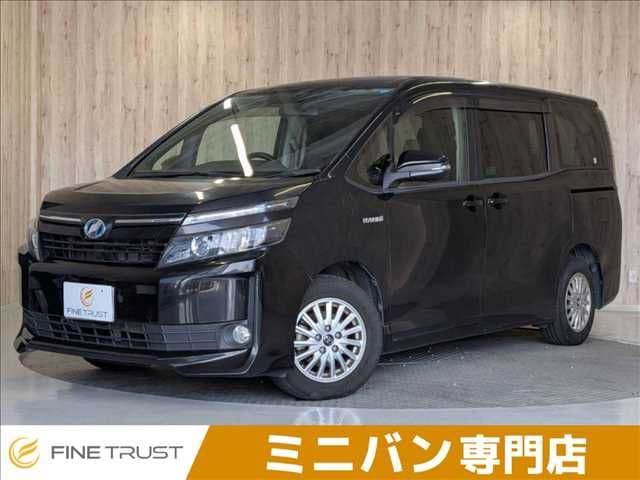 TOYOTA VOXY HYBRID
