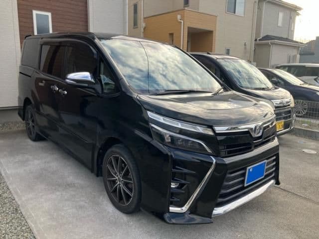 TOYOTA VOXY 4WD