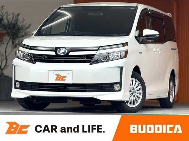 TOYOTA VOXY HYBRID