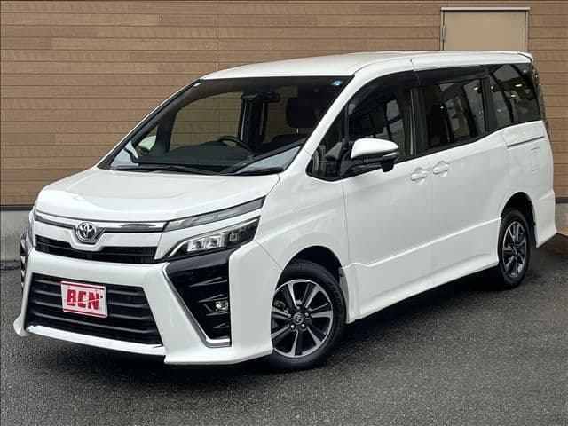 TOYOTA VOXY 4WD