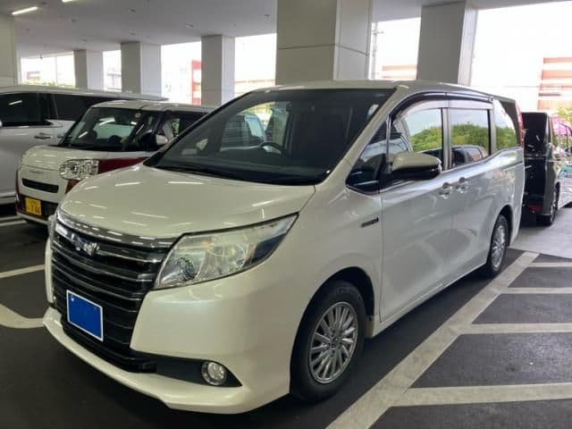 TOYOTA NOAH HYBRID