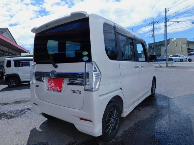 Car thumbnail 4