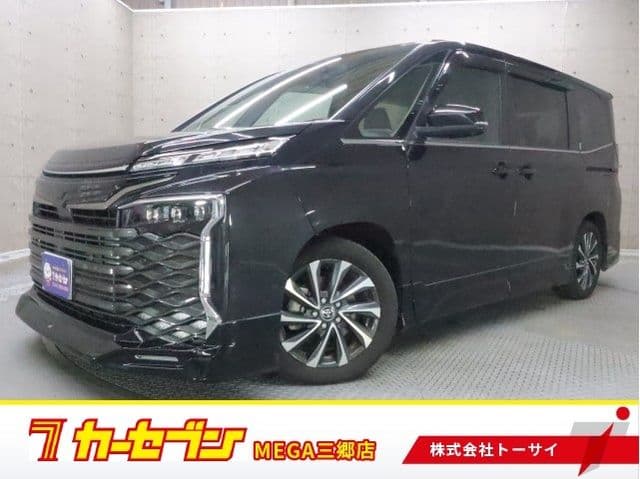 TOYOTA VOXY HYBRID