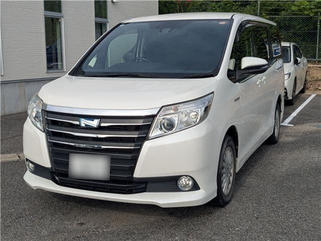 TOYOTA NOAH HYBRID