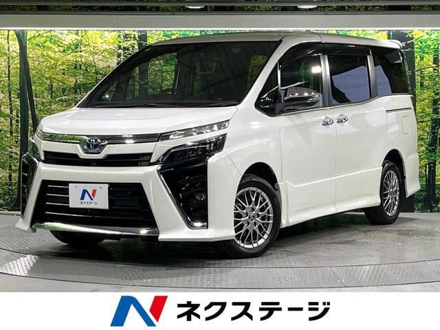 TOYOTA VOXY HYBRID