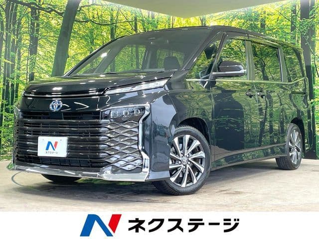 TOYOTA VOXY HYBRID