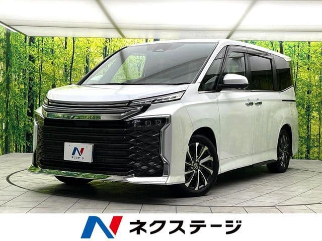 TOYOTA VOXY HYBRID