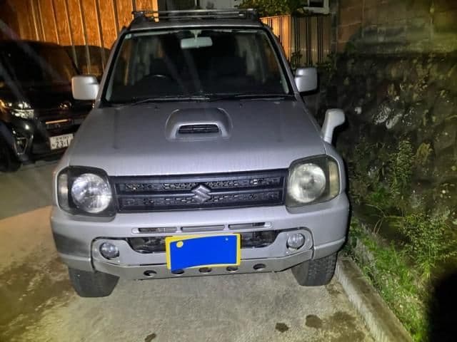 Car thumbnail 3