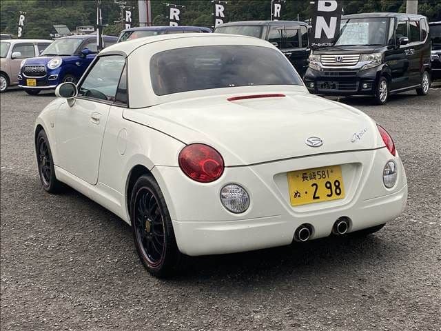 Car thumbnail 4