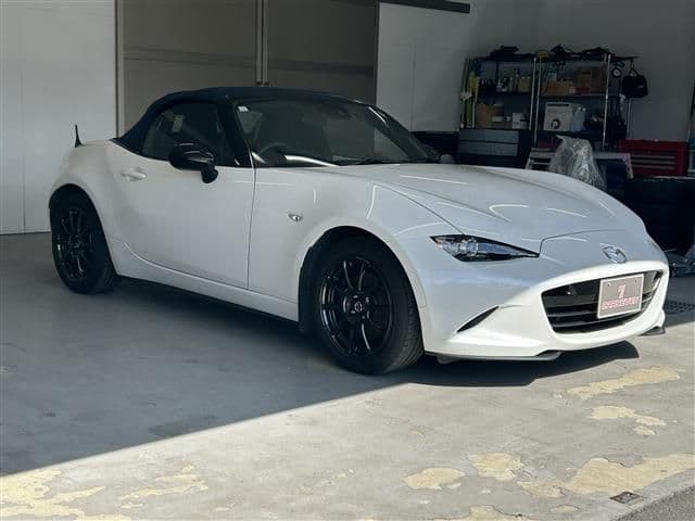 Car thumbnail 3