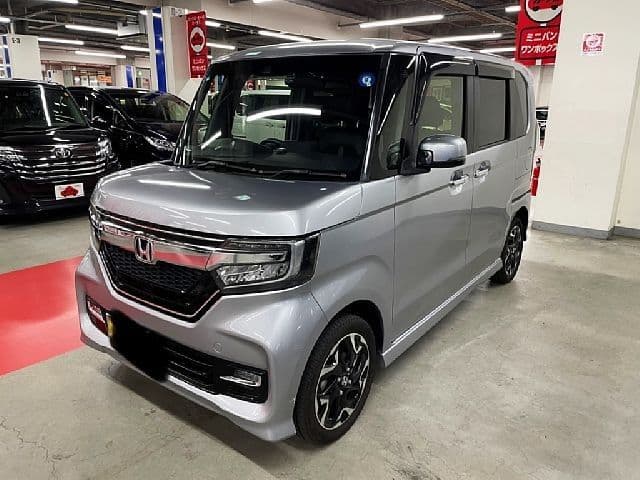 HONDA N BOX CUSTOM 4WD