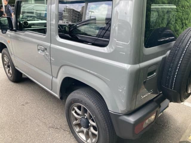 Car thumbnail 3