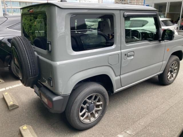 Car thumbnail 4